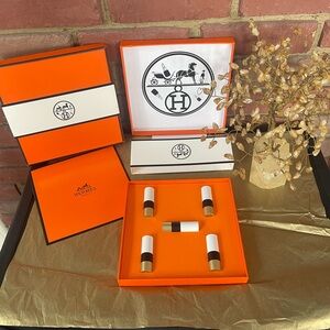 🔥Hermès 🔥Orange and White 🔥Lipstick Set.🔥